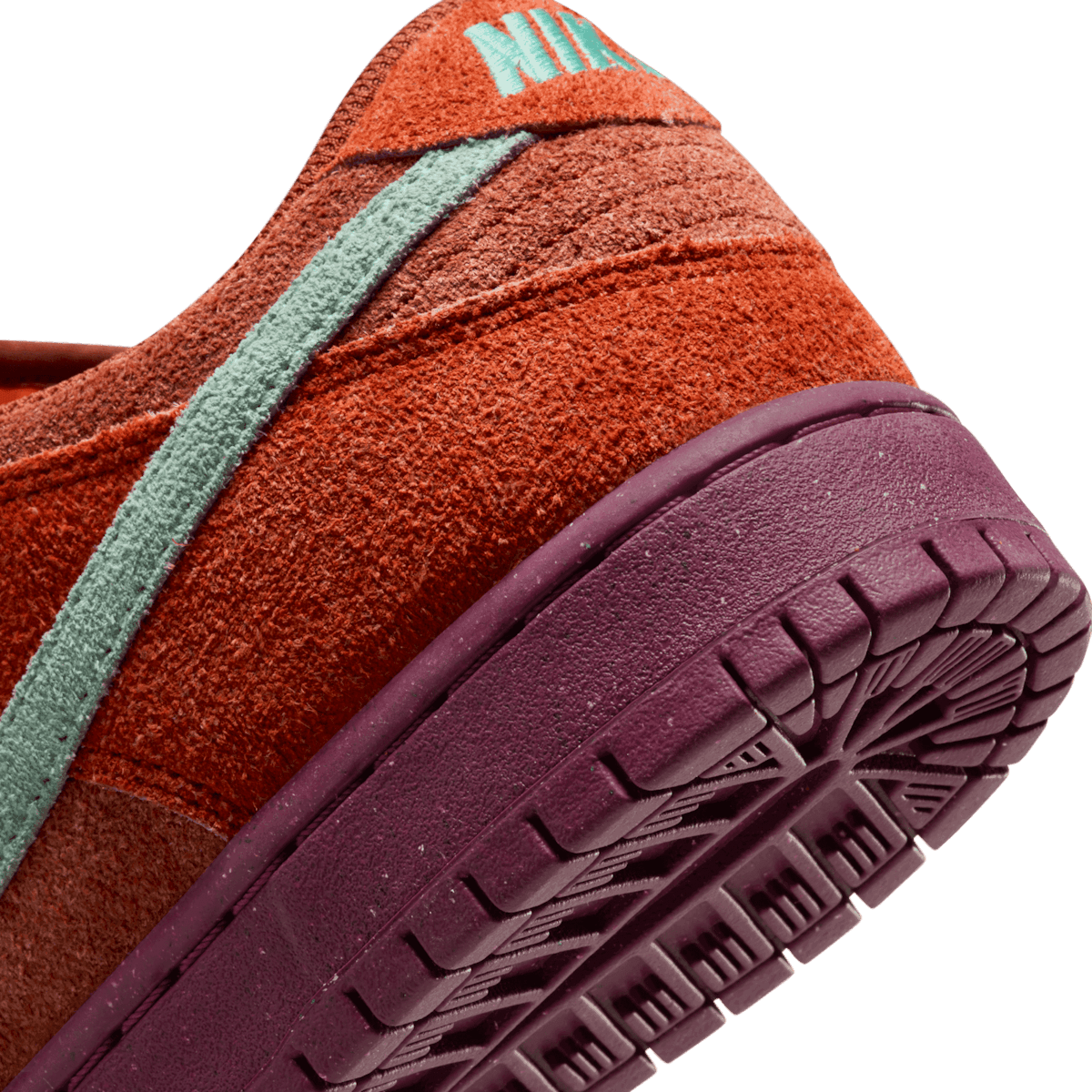 Nike SB Dunk Low 'Mystic Red and Rosewood' (DV5429-601) Release