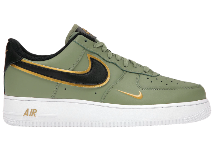 Nike Air Force 1 '07 LV8 sneakers in green